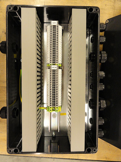 CONNECTA-P boîte de jonction Exe avec plaque de montage et canaux de câblage